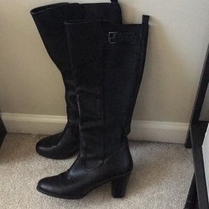 Bass Heeled Leather Boot